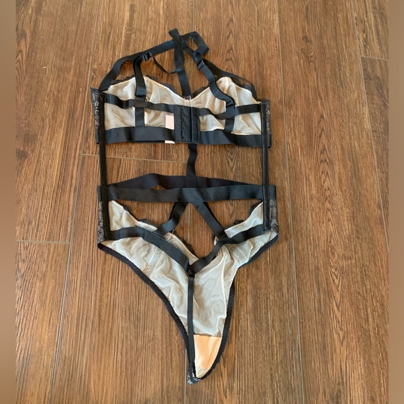 NWT Strappy Lace Teddy - Picture 4 of 4